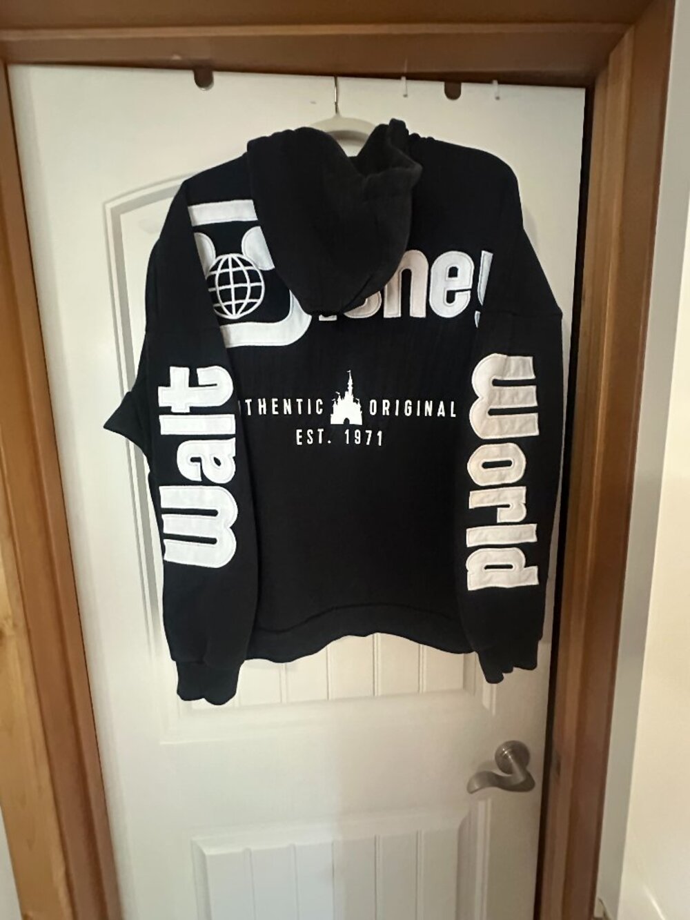 Walt Disney World Est 1971 Black Big Logo Block Letter Zip Hoodie Large
